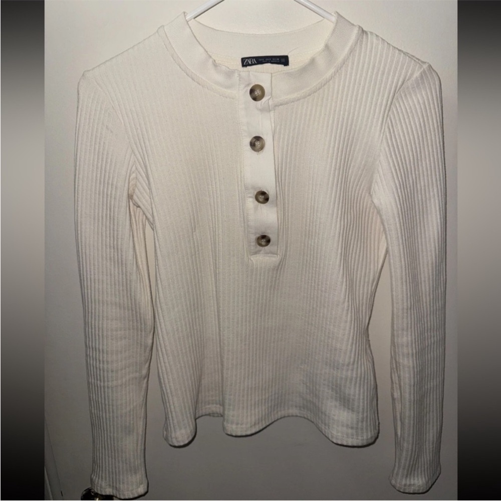 Zara Cream Sweater with Button Accents - Picture 2 of 3